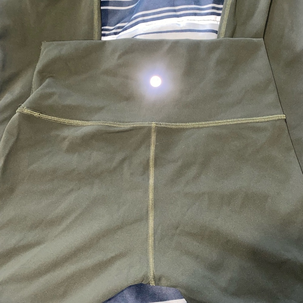 Lululemon Wunder under leggings